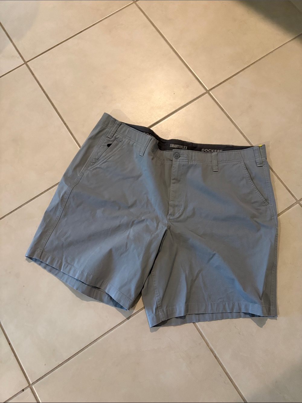 Never worn men’s dockers shorts size 48. 1295